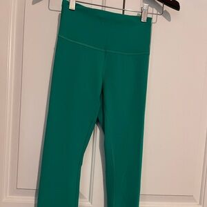 Lululemon Wunder Train 23 inch Size 4, Kelly Green